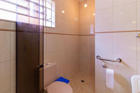 Casa à venda com 224m², 3 quartos e 3 vagas Casa à venda com 224m², 3 quartos e 3 vagasBanheiro