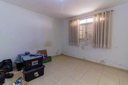 Casa à venda com 224m², 3 quartos e 3 vagas Casa à venda com 224m², 3 quartos e 3 vagasQuarto - Edícula