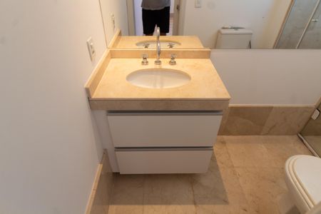 Apartamento à venda com 210m², 3 quartos e 4 vagasBANHEIRO DA SUITE