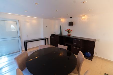 Apartamento à venda com 210m², 3 quartos e 4 vagasHALL COBERTURA