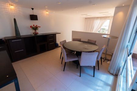 Apartamento à venda com 210m², 3 quartos e 4 vagasHALL COBERTURA