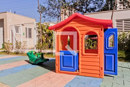 Apartamento à venda com 33m², 2 quartos e sem vagaÁrea comum - Playground