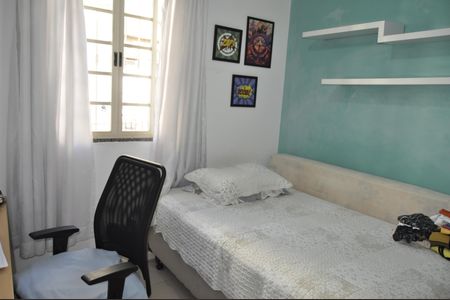 Casa de condomínio à venda com 200m², 5 quartos e 1 vagaQuarto 2