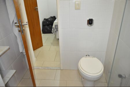 Casa de condomínio à venda com 200m², 5 quartos e 1 vagaBanheiro 2
