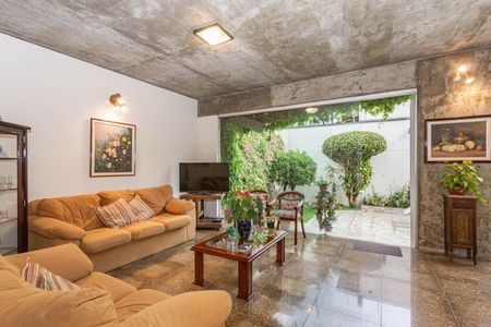 Casa à venda com 228m², 3 quartos e 2 vagas