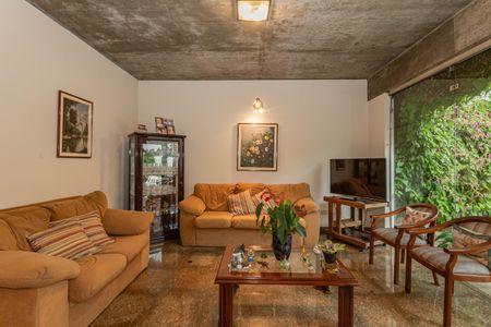 Casa à venda com 228m², 3 quartos e 2 vagas