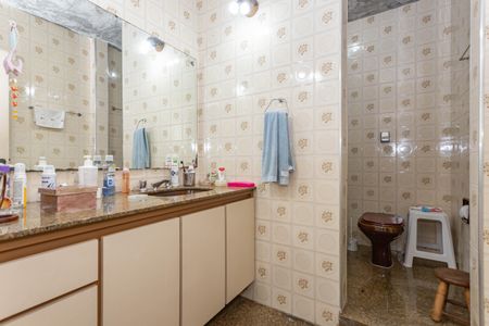 Casa à venda com 228m², 3 quartos e 2 vagas