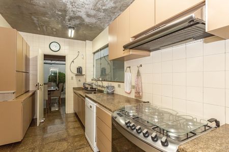 Casa à venda com 228m², 3 quartos e 2 vagas