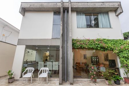 Casa à venda com 228m², 3 quartos e 2 vagas