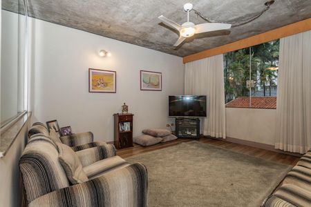 Casa à venda com 228m², 3 quartos e 2 vagas