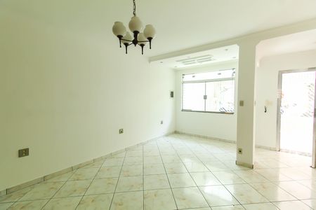 Sala de casa à venda com 2 quartos, 126m² em Vila Claudia, São Paulo