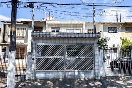 Fachada de casa à venda com 2 quartos, 126m² em Vila Claudia, São Paulo