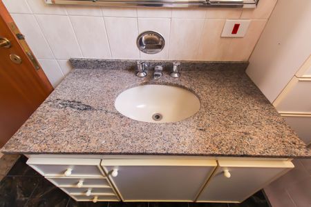 Casa à venda com 126m², 2 quartos e 2 vagasBanheiro