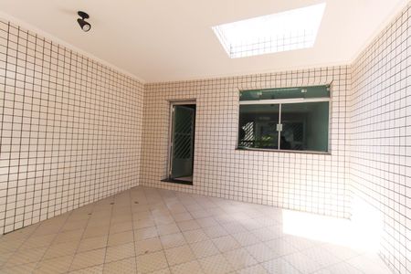 Casa à venda com 126m², 2 quartos e 2 vagasGaragem
