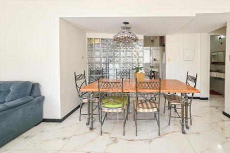 Apartamento para alugar com 146m², 4 quartos e 1 vagaSala