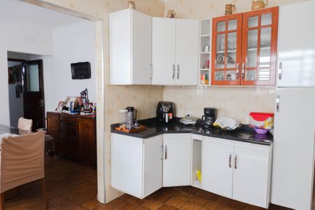 Casa para alugar com 140m², 4 quartos e 2 vagas Casa para alugar com 140m², 4 quartos e 2 vagasCozinha