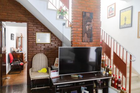 Casa para alugar com 140m², 4 quartos e 2 vagas Casa para alugar com 140m², 4 quartos e 2 vagasSala