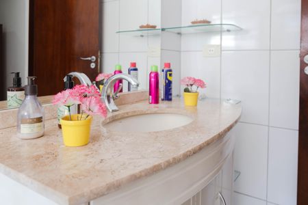 Casa para alugar com 140m², 4 quartos e 2 vagas Casa para alugar com 140m², 4 quartos e 2 vagasBanheiro 1