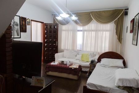 Casa para alugar com 140m², 4 quartos e 2 vagas Casa para alugar com 140m², 4 quartos e 2 vagasSala