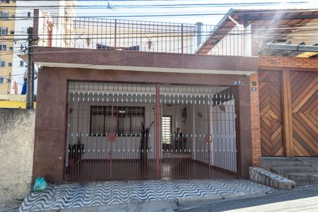 Casa para alugar com 140m², 4 quartos e 2 vagas Casa para alugar com 140m², 4 quartos e 2 vagasFachada