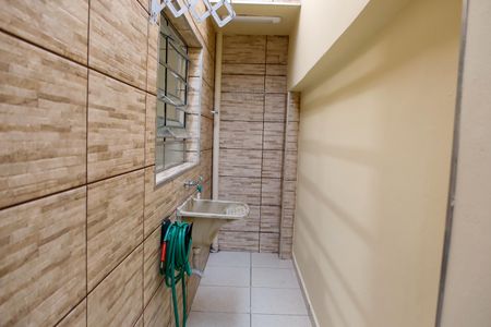 Casa à venda com 274m², 5 quartos e 2 vagasLavanderia