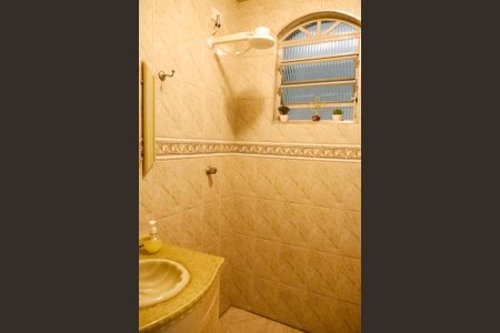 Casa à venda com 274m², 5 quartos e 2 vagasBanheiro 3