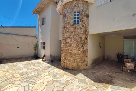 Casa para alugar com 300m², 4 quartos e 3 vagasQuintal - Garagem