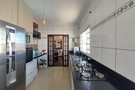 Casa para alugar com 300m², 4 quartos e 3 vagasCozinha