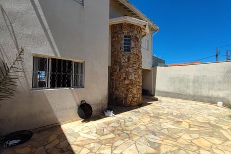Casa para alugar com 300m², 4 quartos e 3 vagasQuintal - Garagem