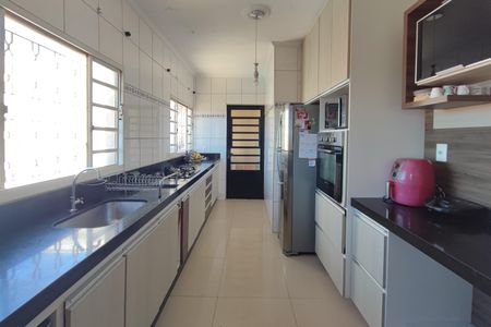 Casa para alugar com 300m², 4 quartos e 3 vagasCozinha