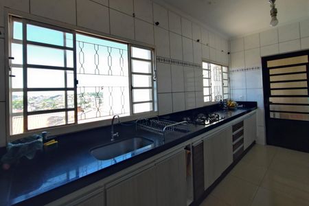 Casa para alugar com 300m², 4 quartos e 3 vagasCozinha