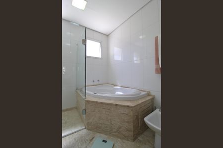 Apartamento à venda com 280m², 3 quartos e 4 vagasBanheiro da Suíte 3