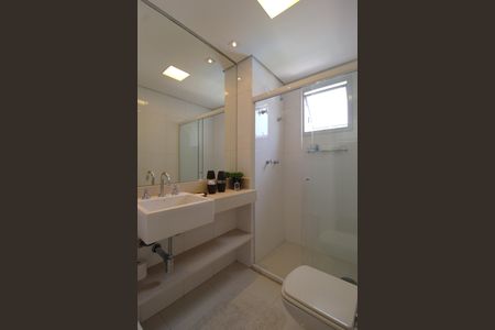 Apartamento à venda com 280m², 3 quartos e 4 vagasBanheiro da Suíte 1