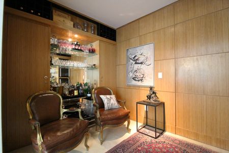 Apartamento à venda com 280m², 3 quartos e 4 vagasBar