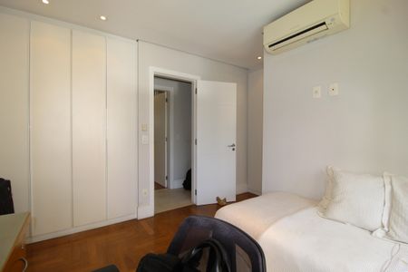 Apartamento à venda com 280m², 3 quartos e 4 vagasQuarto 1 - Suíte