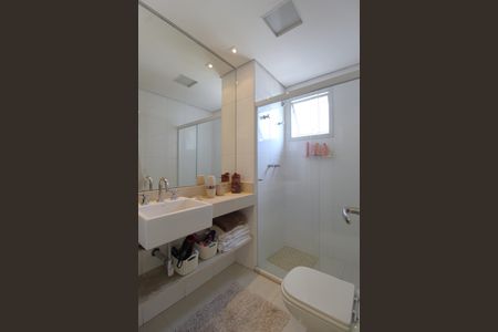 Apartamento à venda com 280m², 3 quartos e 4 vagasBanheiro da Suíte 2