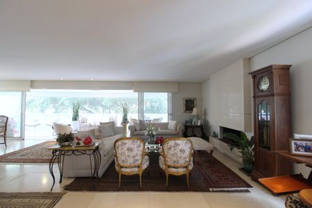 Apartamento à venda com 280m², 3 quartos e 4 vagasSala