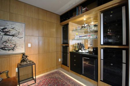 Apartamento à venda com 280m², 3 quartos e 4 vagasBar