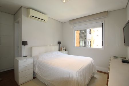 Apartamento à venda com 280m², 3 quartos e 4 vagasQuarto 2 - Suíte