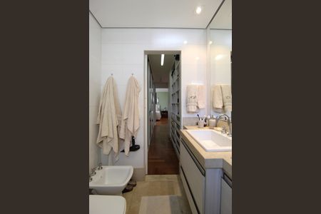 Apartamento à venda com 280m², 3 quartos e 4 vagasBanheiro da Suíte 3