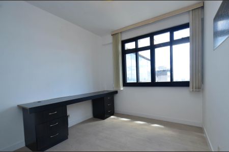 Apartamento para alugar com 149m², 3 quartos e 2 vagas Apartamento para alugar com 149m², 3 quartos e 2 vagasQuarto1