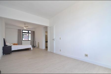 Apartamento para alugar com 149m², 3 quartos e 2 vagas Apartamento para alugar com 149m², 3 quartos e 2 vagasSuite
