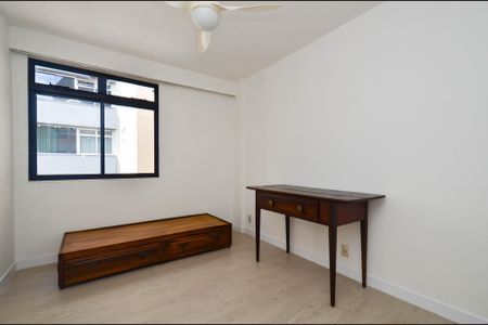 Apartamento para alugar com 149m², 3 quartos e 2 vagas Apartamento para alugar com 149m², 3 quartos e 2 vagasQuarto2