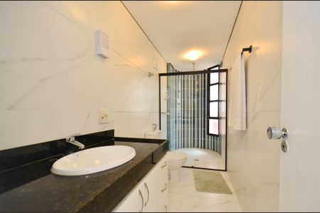 Apartamento para alugar com 149m², 3 quartos e 2 vagas Apartamento para alugar com 149m², 3 quartos e 2 vagasBanheiro social