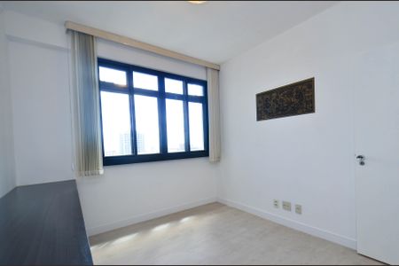 Apartamento para alugar com 149m², 3 quartos e 2 vagas Apartamento para alugar com 149m², 3 quartos e 2 vagasQuarto1