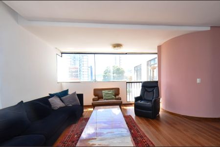 Apartamento para alugar com 149m², 3 quartos e 2 vagas Apartamento para alugar com 149m², 3 quartos e 2 vagasSala de estar