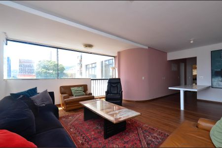 Apartamento para alugar com 149m², 3 quartos e 2 vagas Apartamento para alugar com 149m², 3 quartos e 2 vagasSala de estar
