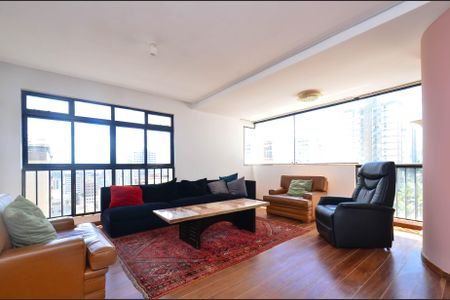Apartamento para alugar com 149m², 3 quartos e 2 vagas Apartamento para alugar com 149m², 3 quartos e 2 vagasSala de estar
