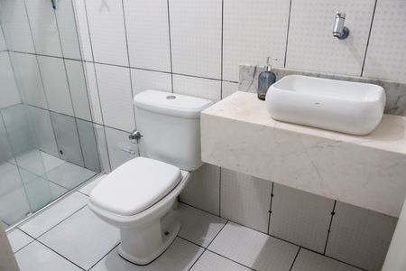 Casa à venda com 207m², 4 quartos e 2 vagas Casa à venda com 207m², 4 quartos e 2 vagasBanheiro