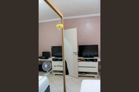 Casa à venda com 207m², 4 quartos e 2 vagas Casa à venda com 207m², 4 quartos e 2 vagasQuarto 1